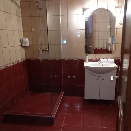 Blum Pince - Borozo Vendeghaz Villany