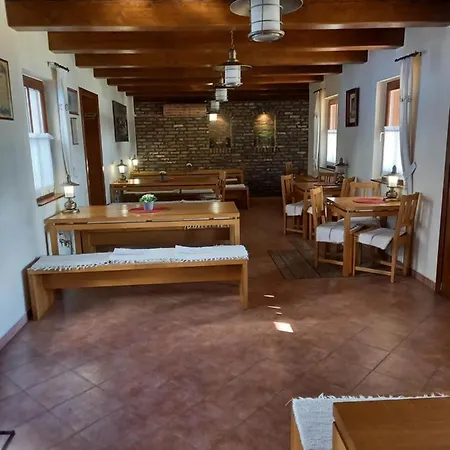 Guest house Blum Pince - Borozo Vendeghaz 3*