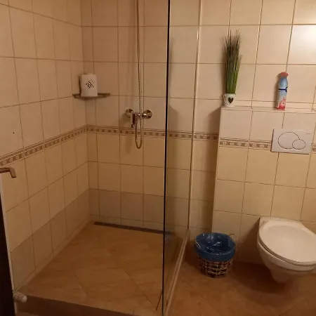 Blum Pince - Borozo Vendeghaz 3*