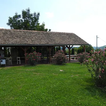 Guest house Blum Pince - Borozo Vendeghaz 3*