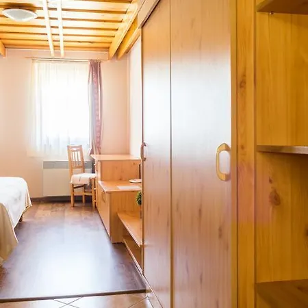 Blum Pince - Borozo Vendeghaz 3* Villány